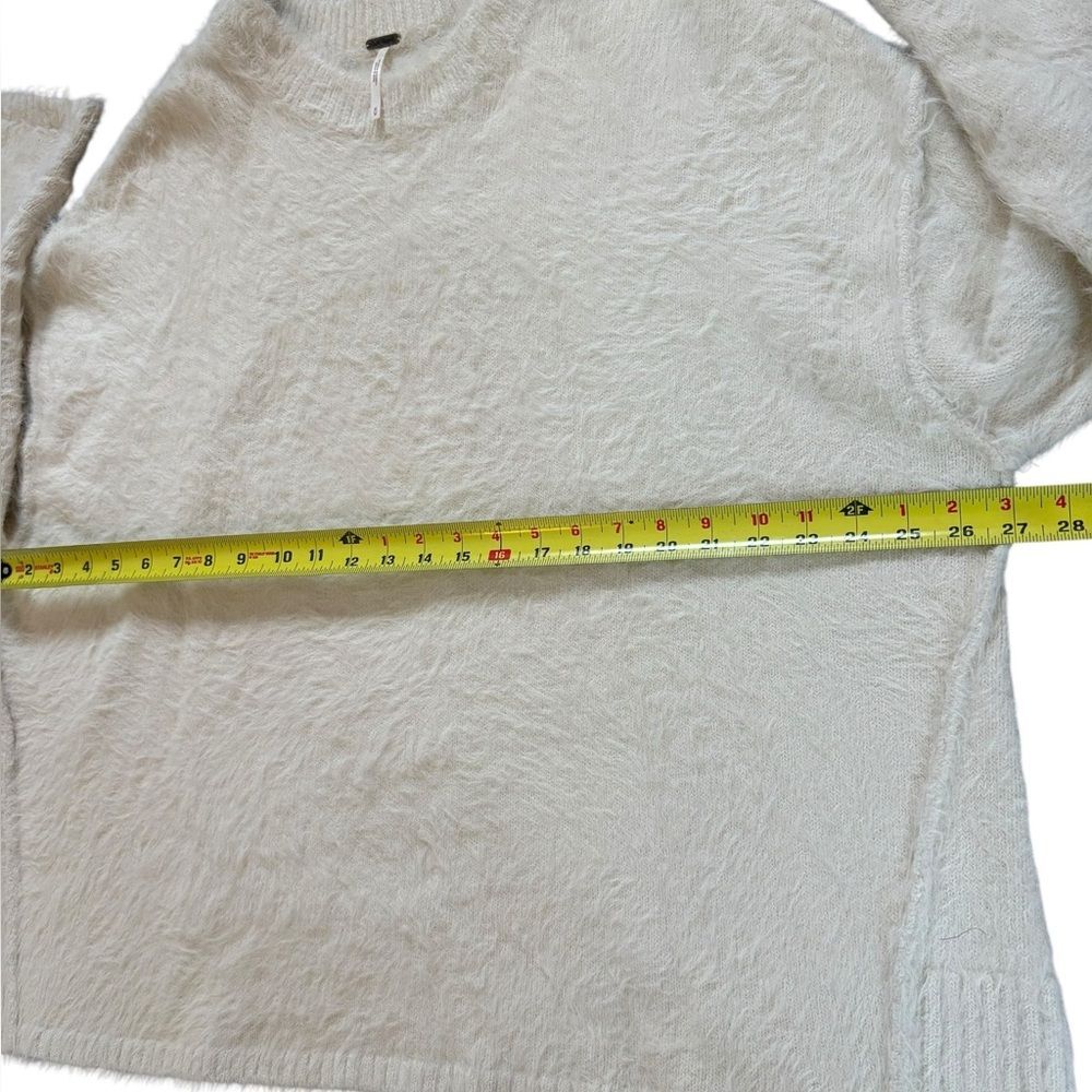Free People Harrison Bunny Crew Neck Sweater Oversized Cream Womens Medium - Picture 5 of 11